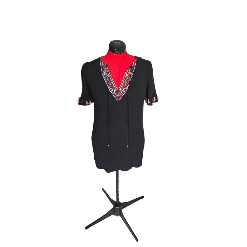 miami quarter sleeve embroidered tie front v neck top, size xs**